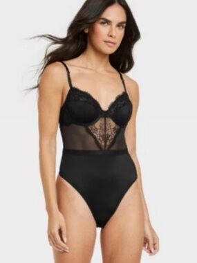 Auden Women’s Underwire Lace Thong Lingerie adjustable straps 
Size XS NWT
